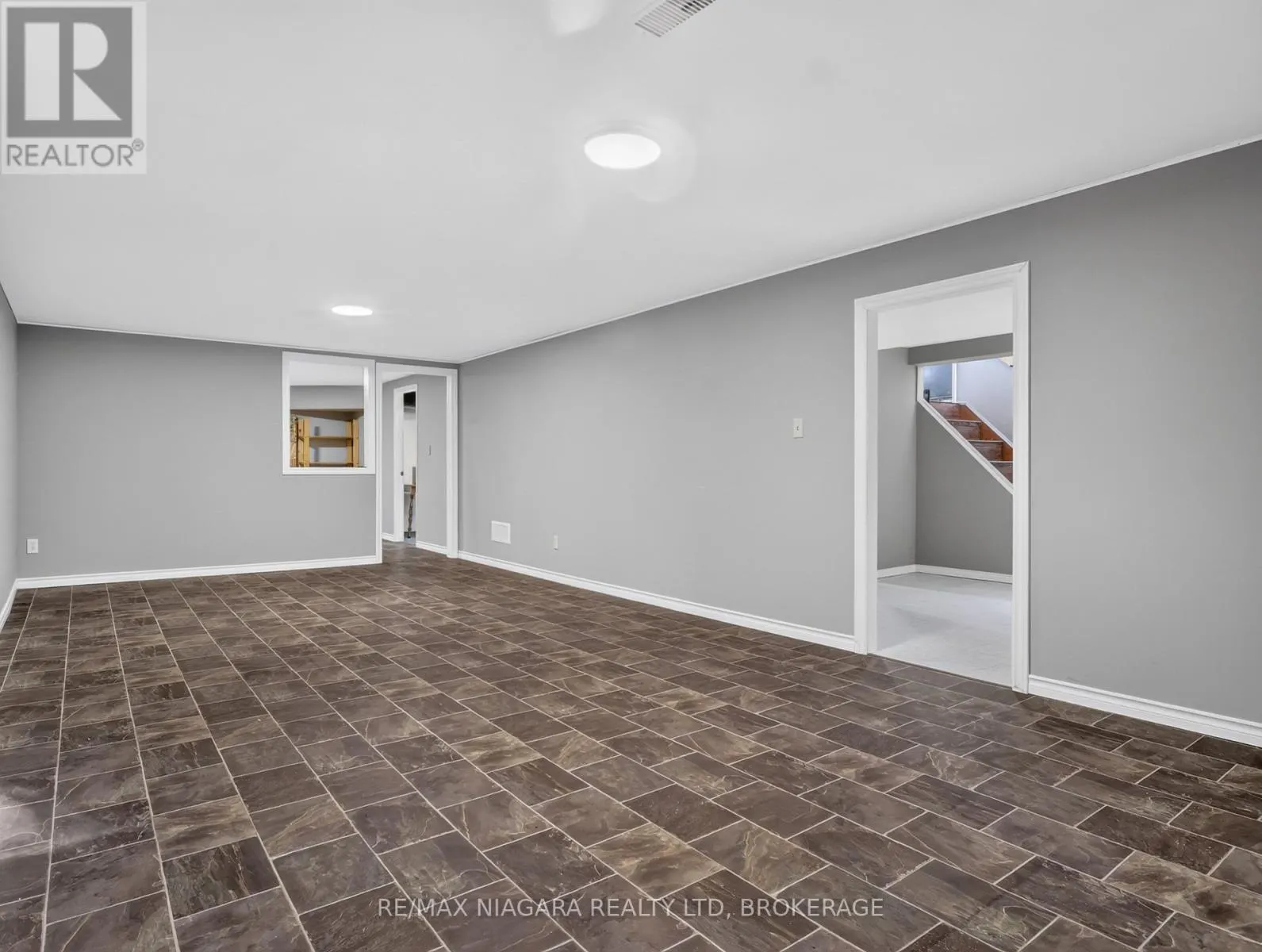 82 REGENT DRIVE