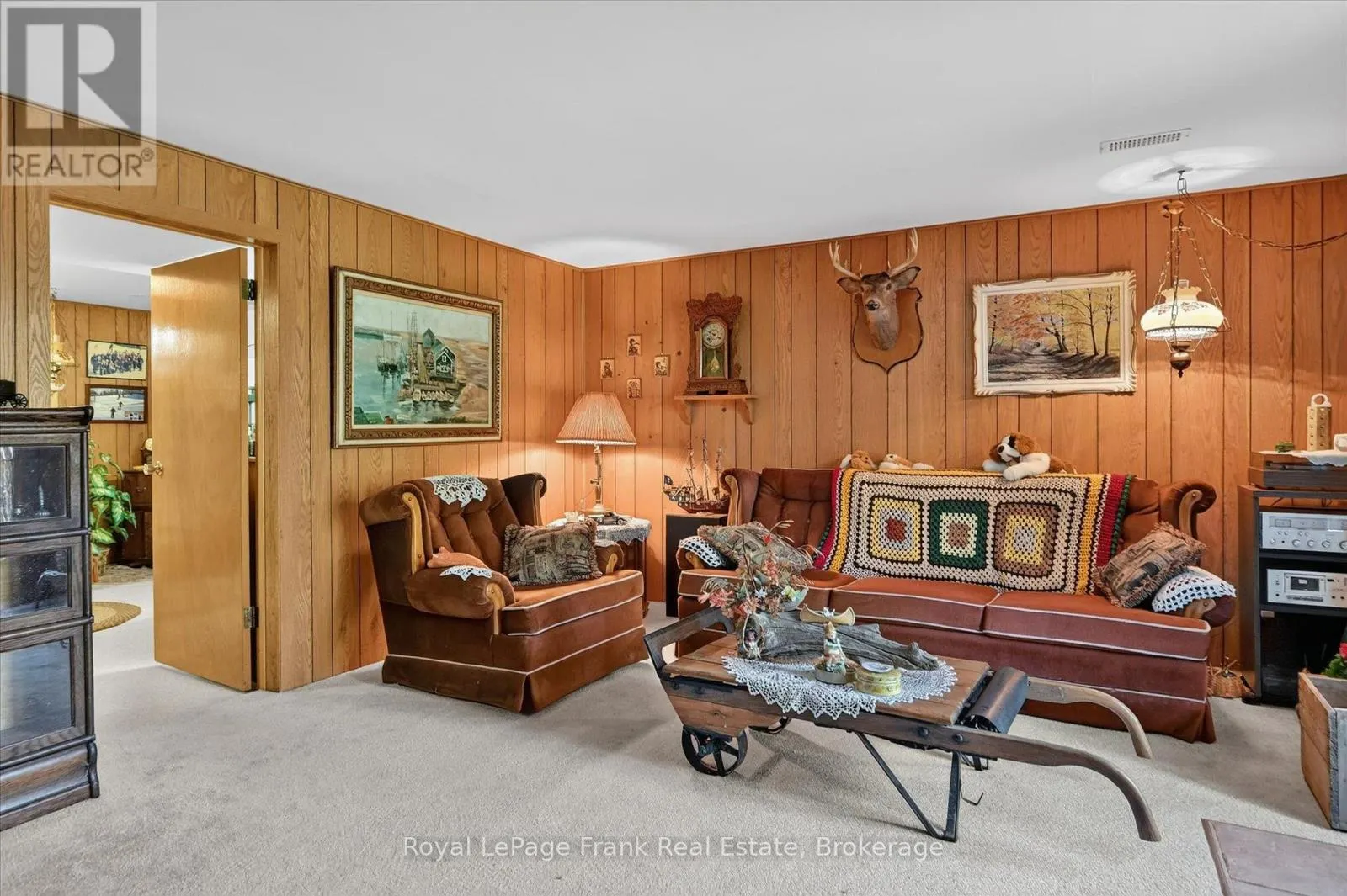 87 OAKWOOD CRESCENT