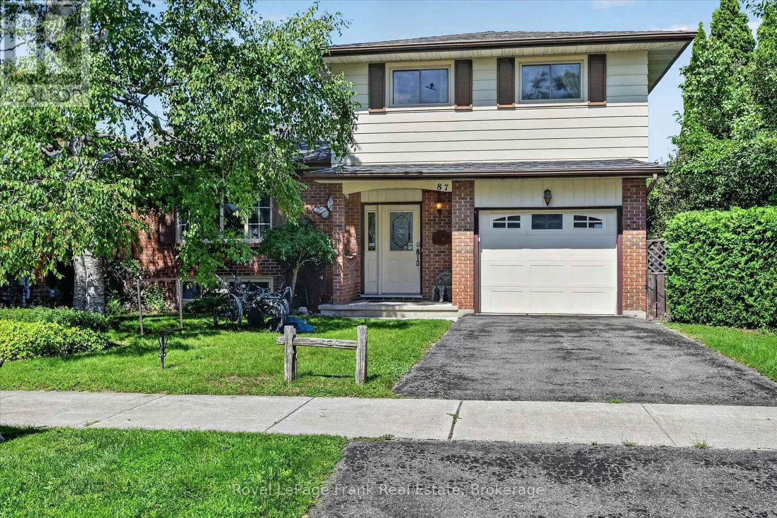 87 OAKWOOD CRESCENT