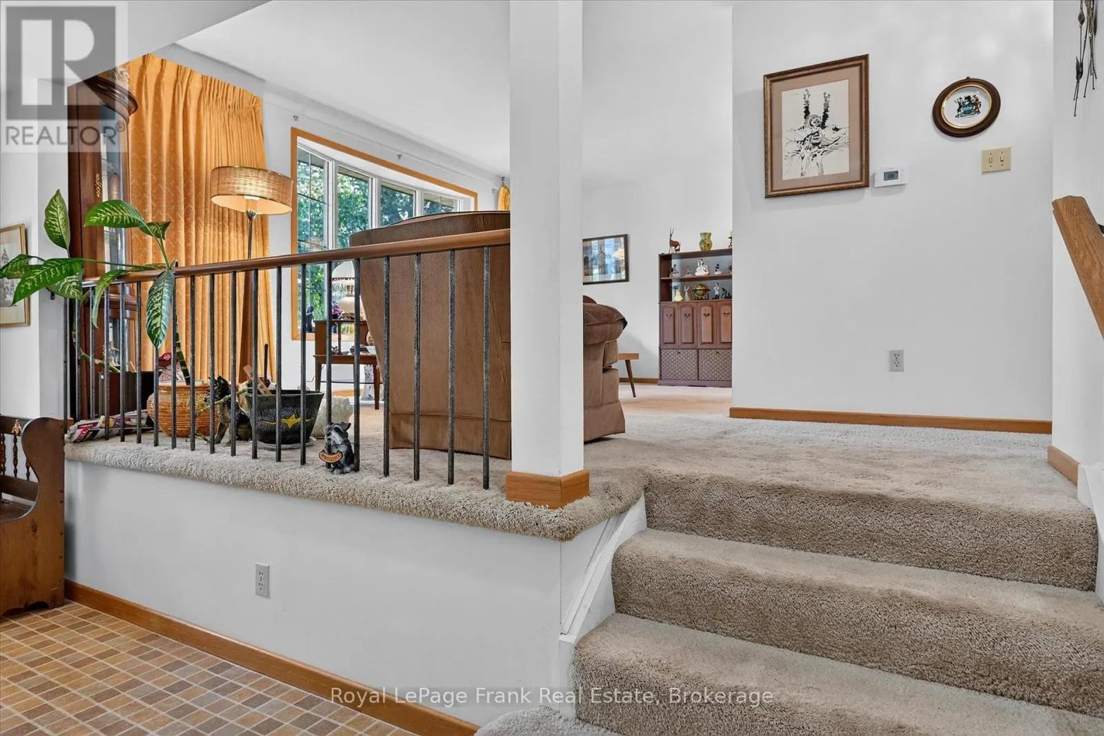 87 OAKWOOD CRESCENT