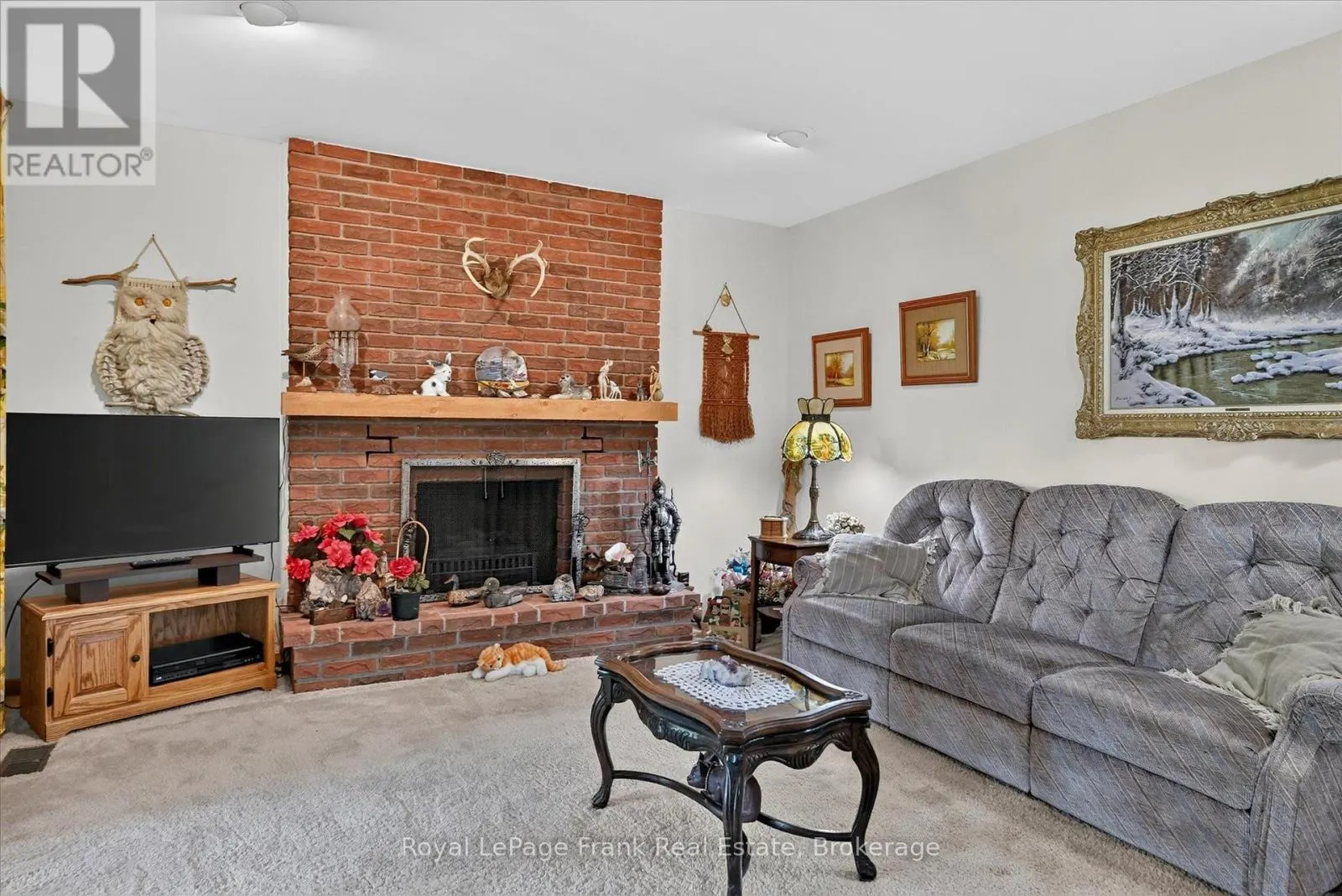 87 OAKWOOD CRESCENT