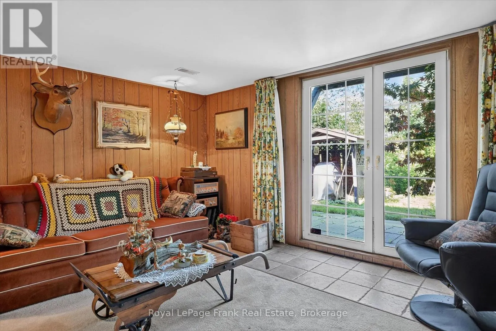 87 OAKWOOD CRESCENT