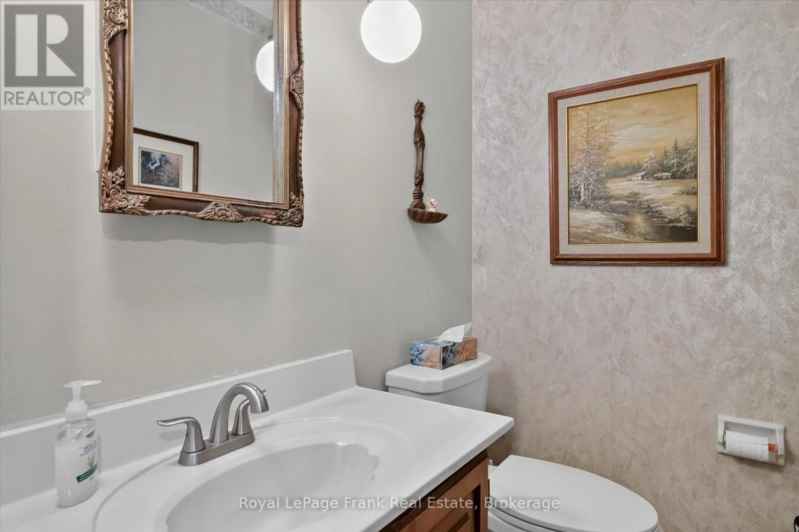 87 OAKWOOD CRESCENT