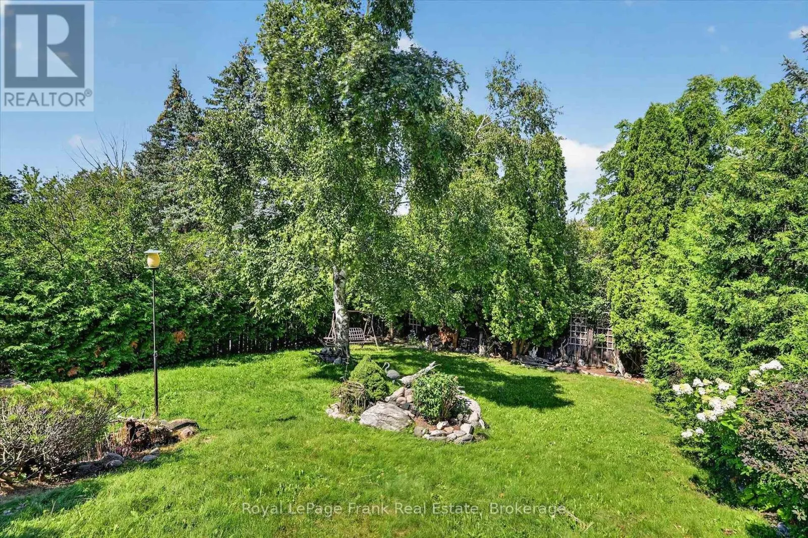 87 OAKWOOD CRESCENT