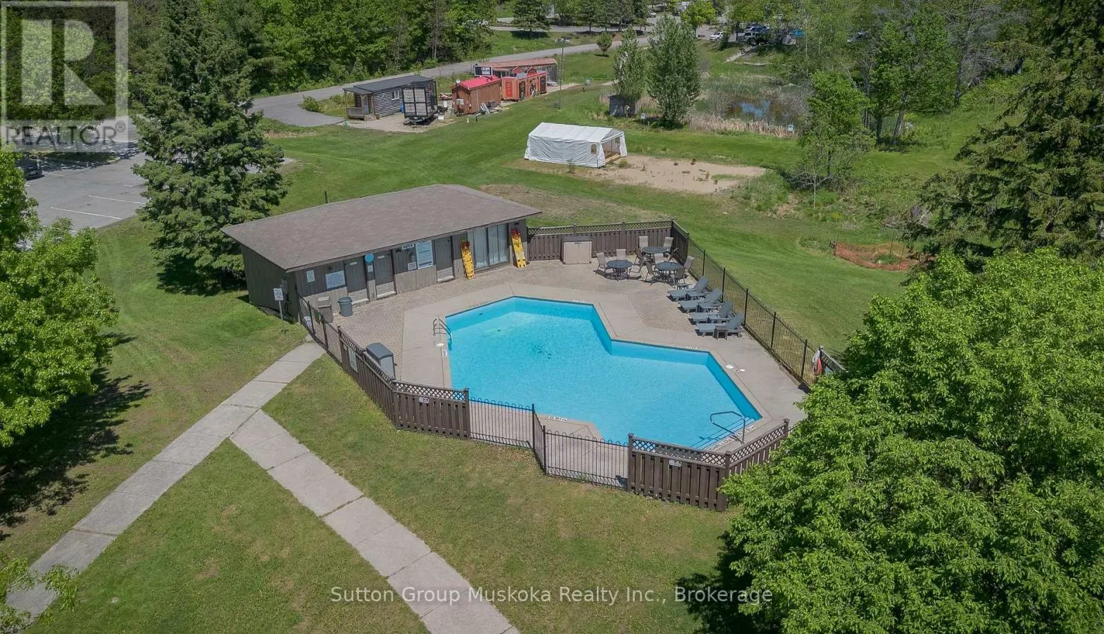 54 - 305 DEERHURST, SUMMIT LODGE DRIVE #54