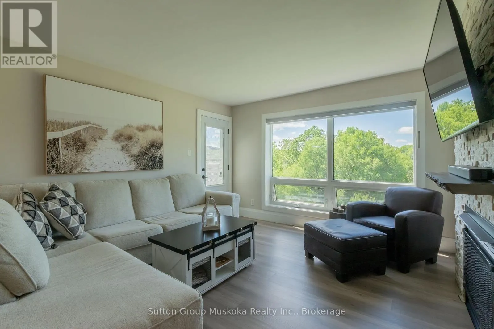 54 - 305 DEERHURST, SUMMIT LODGE DRIVE #54