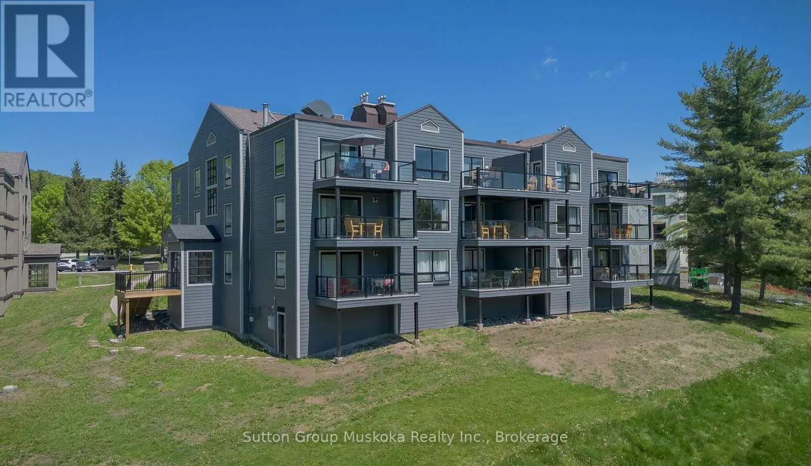 54 - 305 DEERHURST, SUMMIT LODGE DRIVE #54