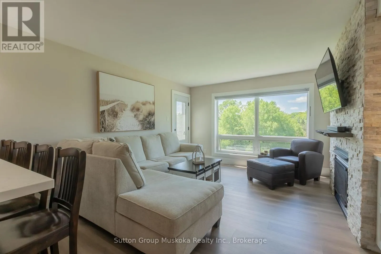 54 - 305 DEERHURST, SUMMIT LODGE DRIVE #54