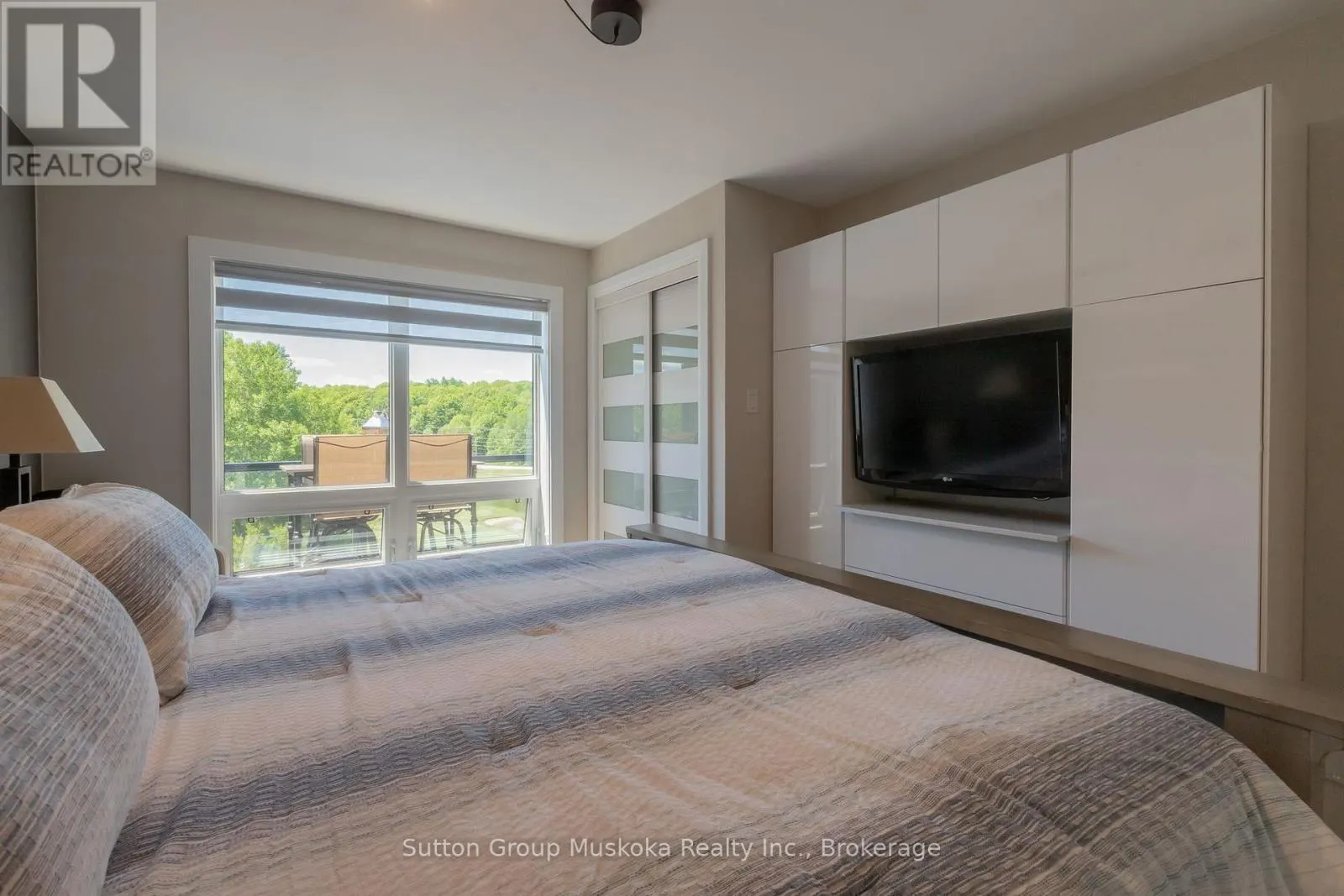 54 - 305 DEERHURST, SUMMIT LODGE DRIVE #54