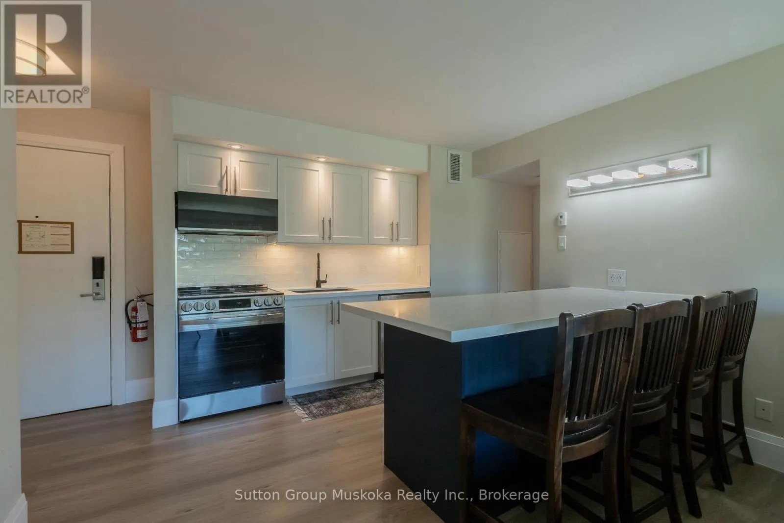 54 - 305 DEERHURST, SUMMIT LODGE DRIVE #54