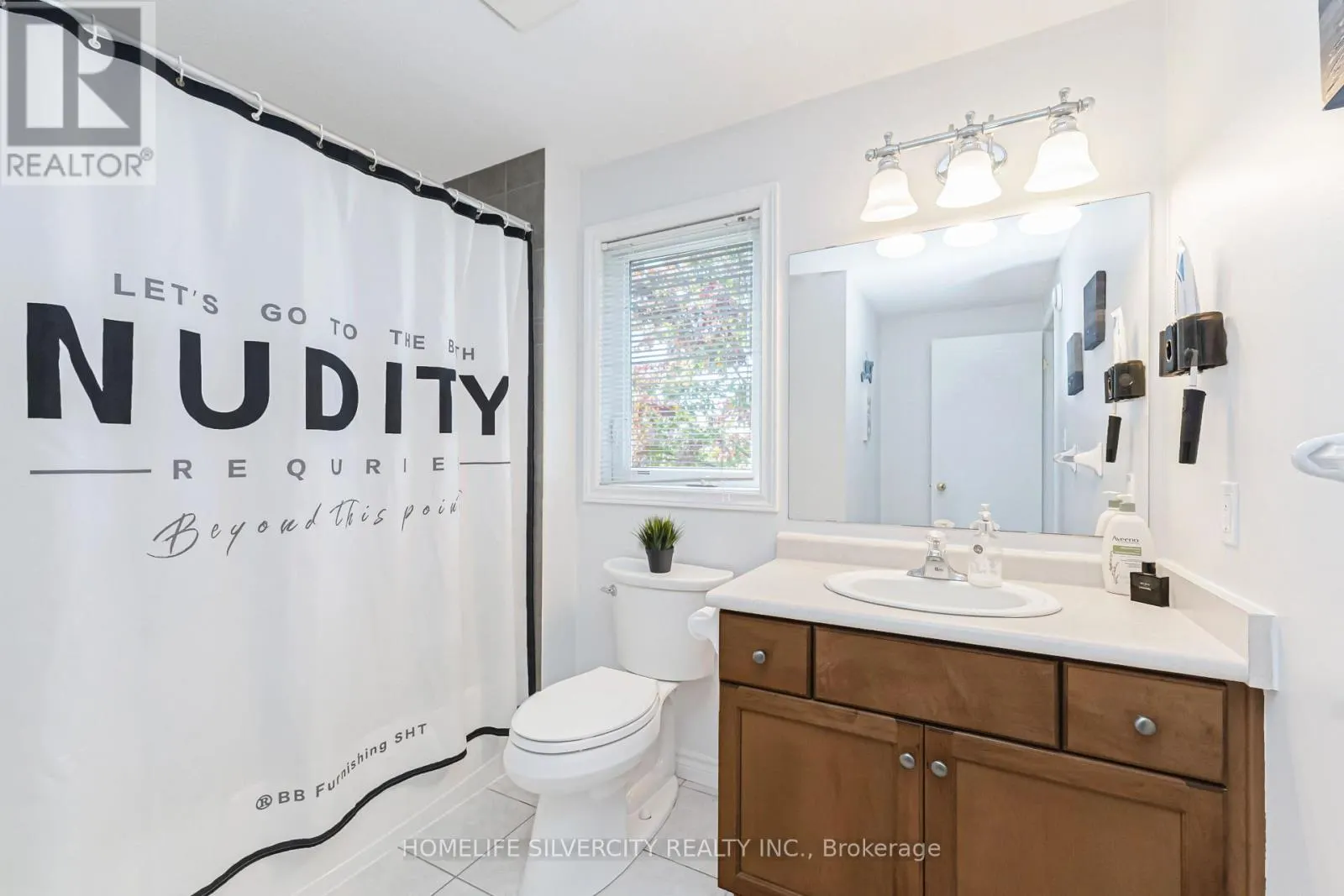 27 - 20 SHACKLETON DRIVE