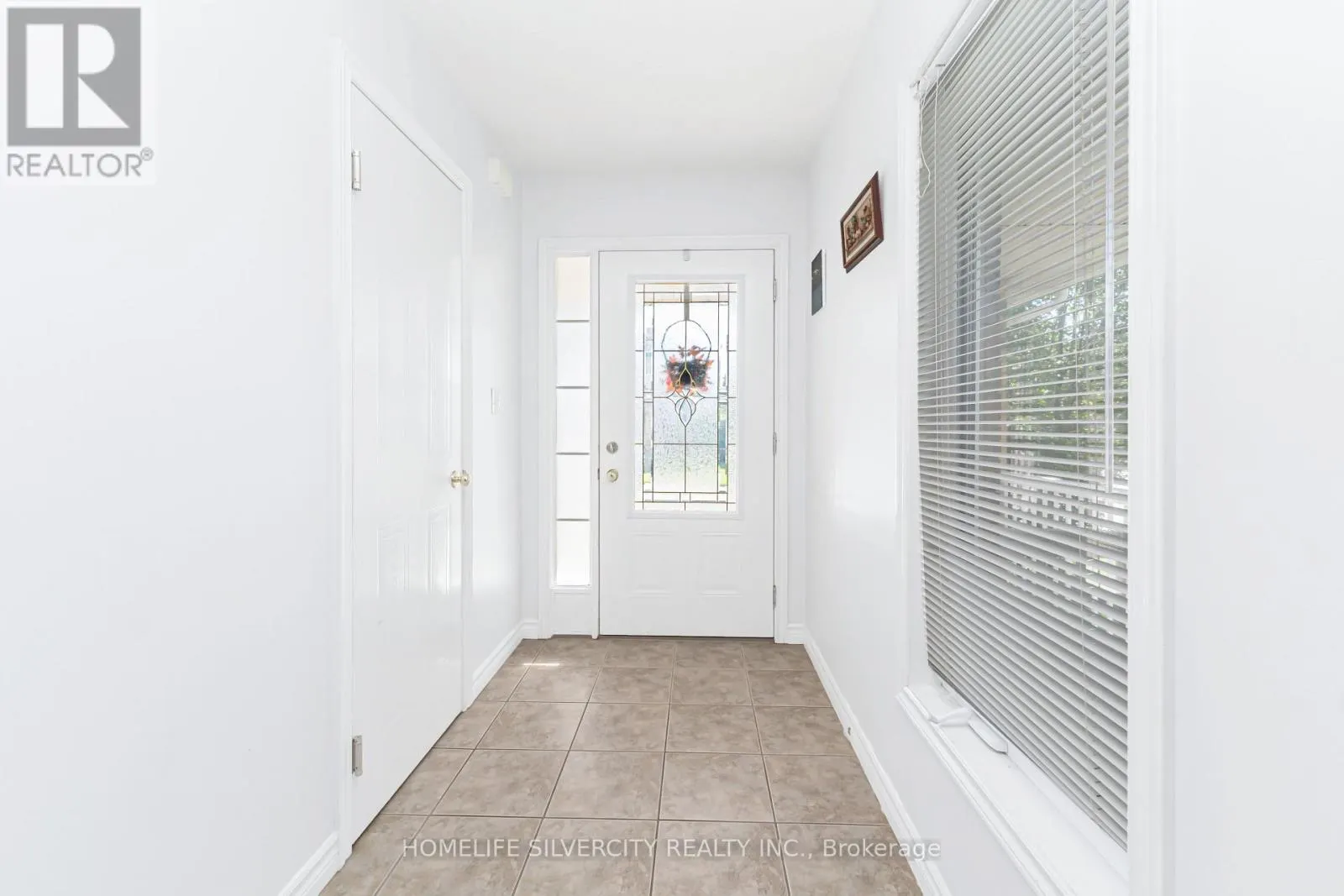 27 - 20 SHACKLETON DRIVE