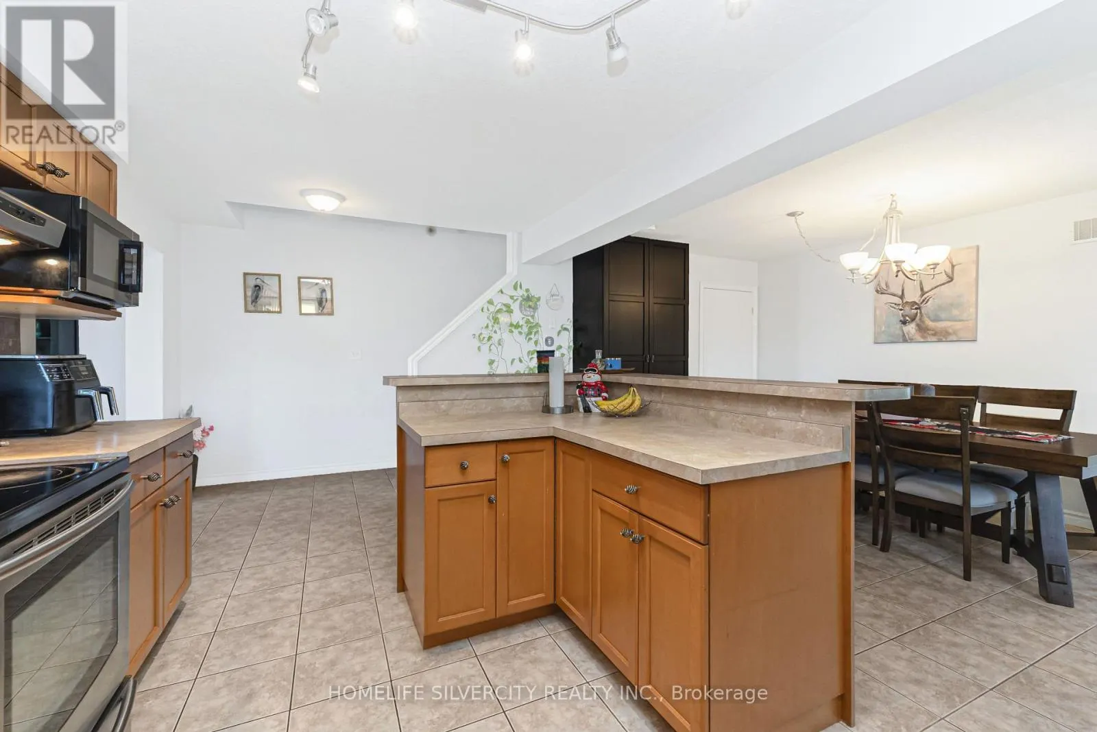27 - 20 SHACKLETON DRIVE