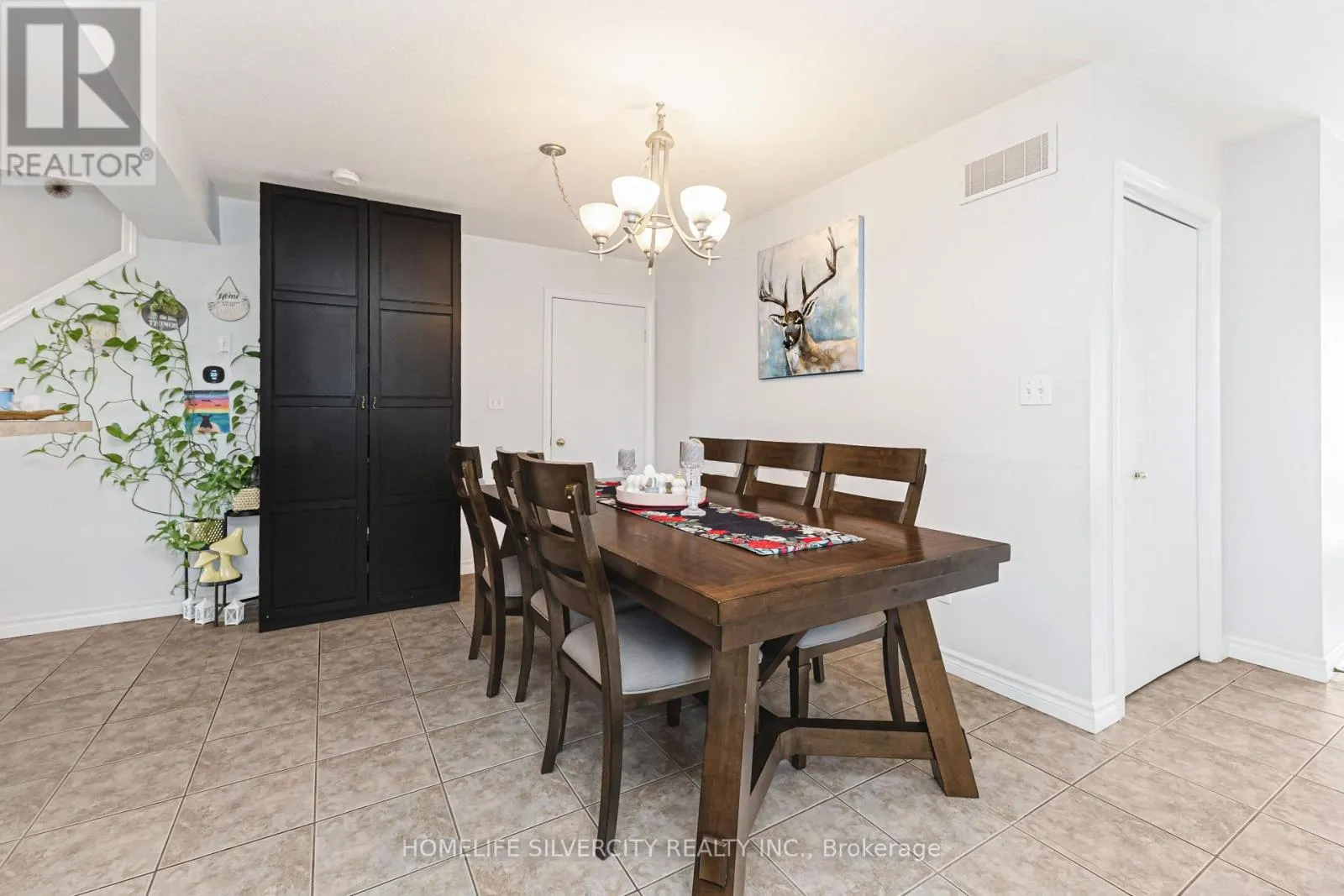 27 - 20 SHACKLETON DRIVE