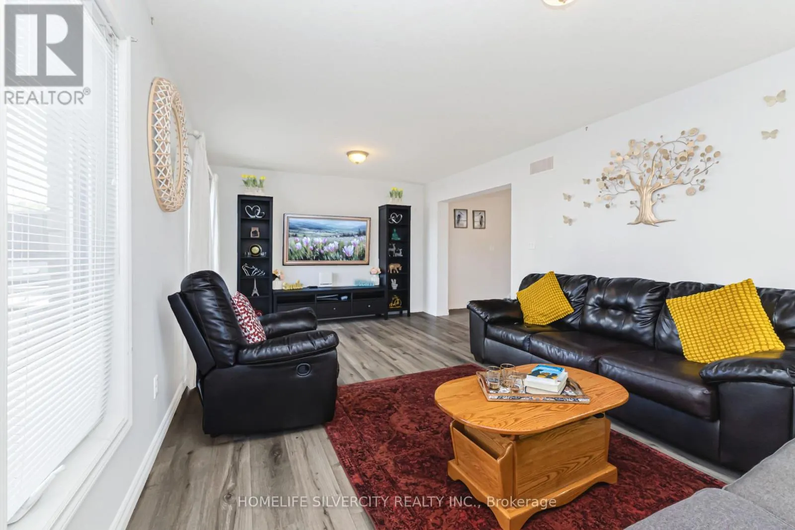 27 - 20 SHACKLETON DRIVE