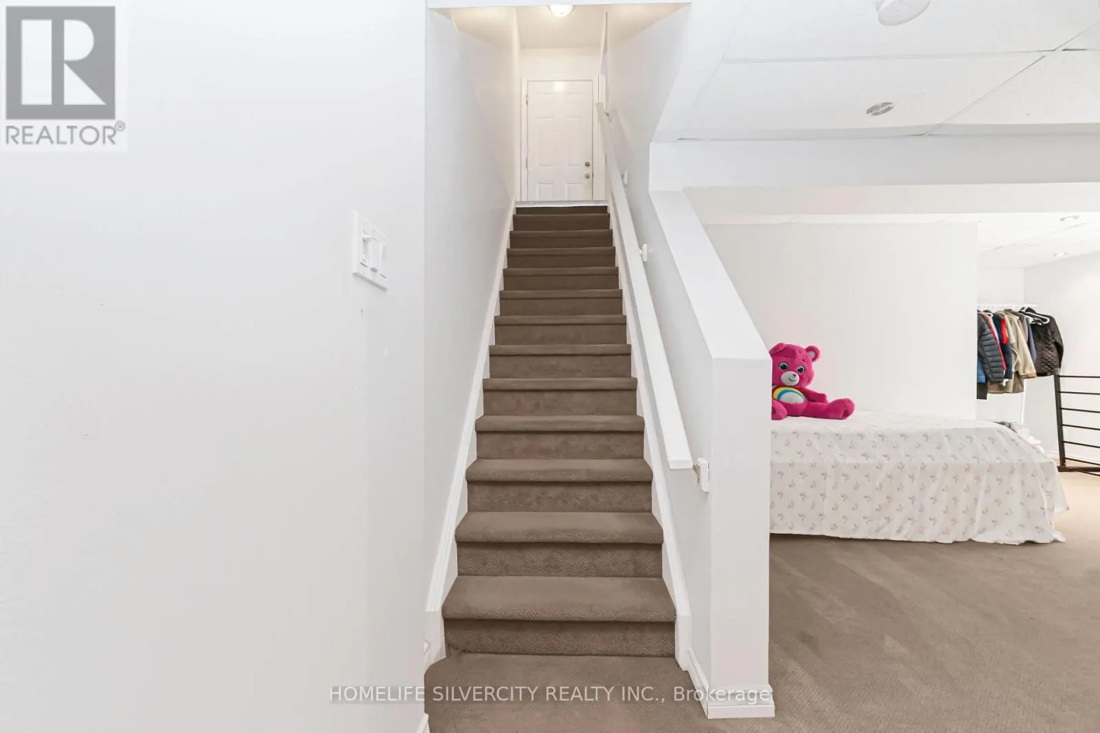 27 - 20 SHACKLETON DRIVE