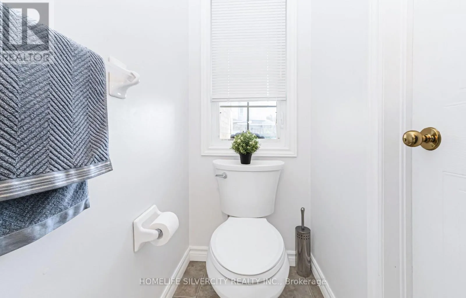27 - 20 SHACKLETON DRIVE