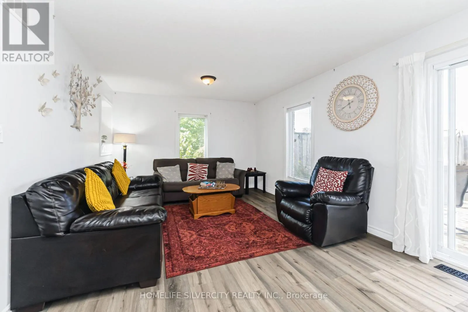 27 - 20 SHACKLETON DRIVE