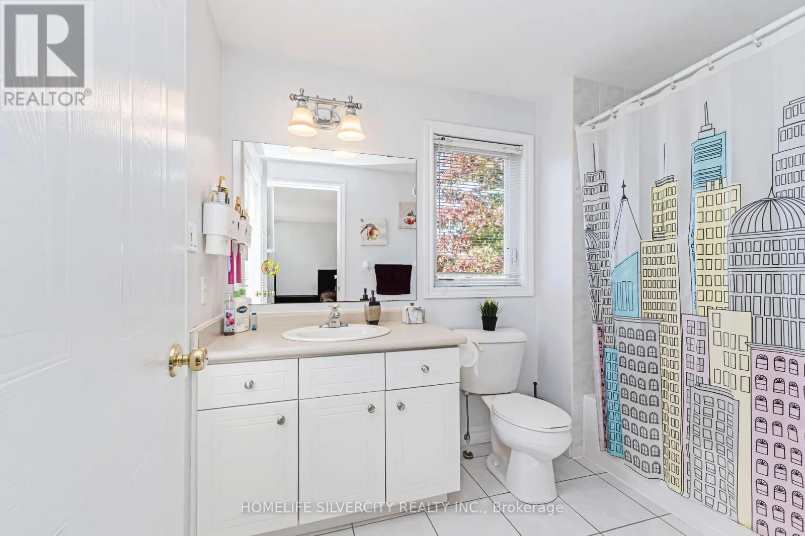 27 - 20 SHACKLETON DRIVE