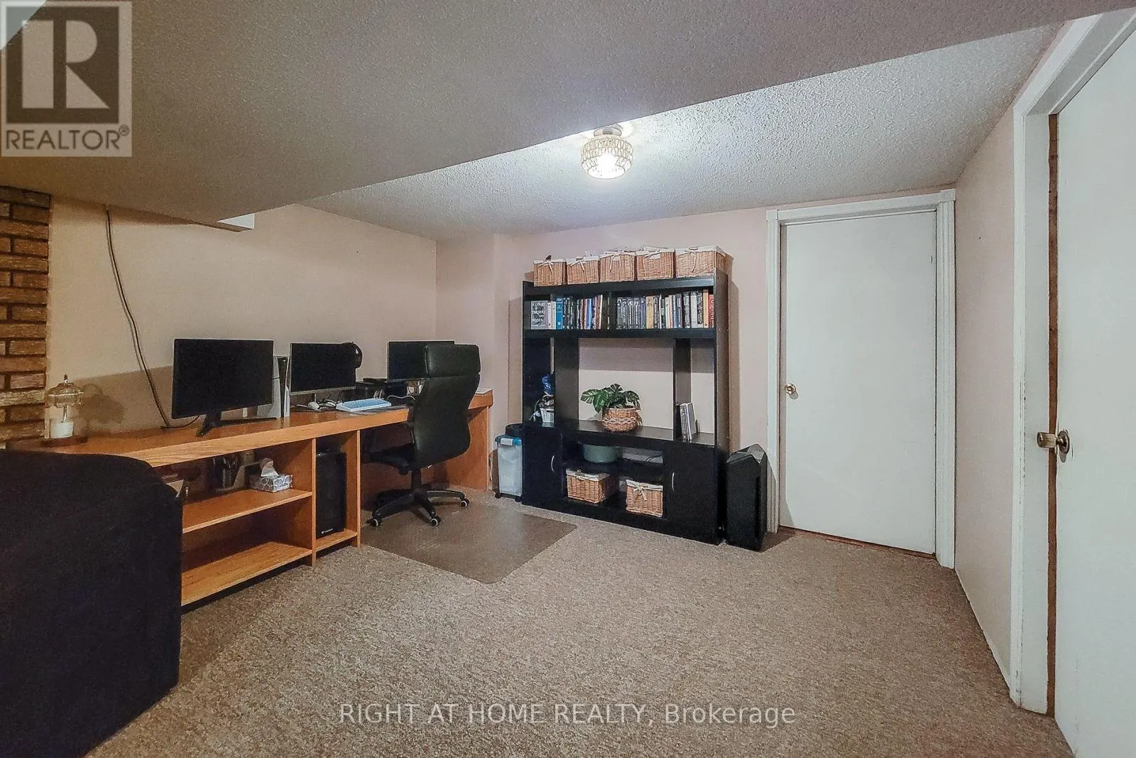 8 HUNTER ROAD