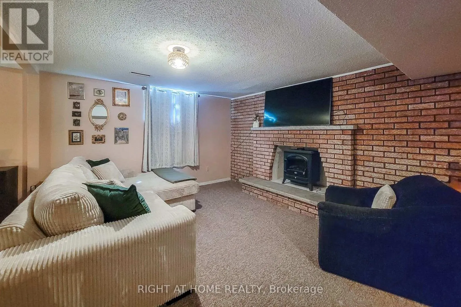 8 HUNTER ROAD