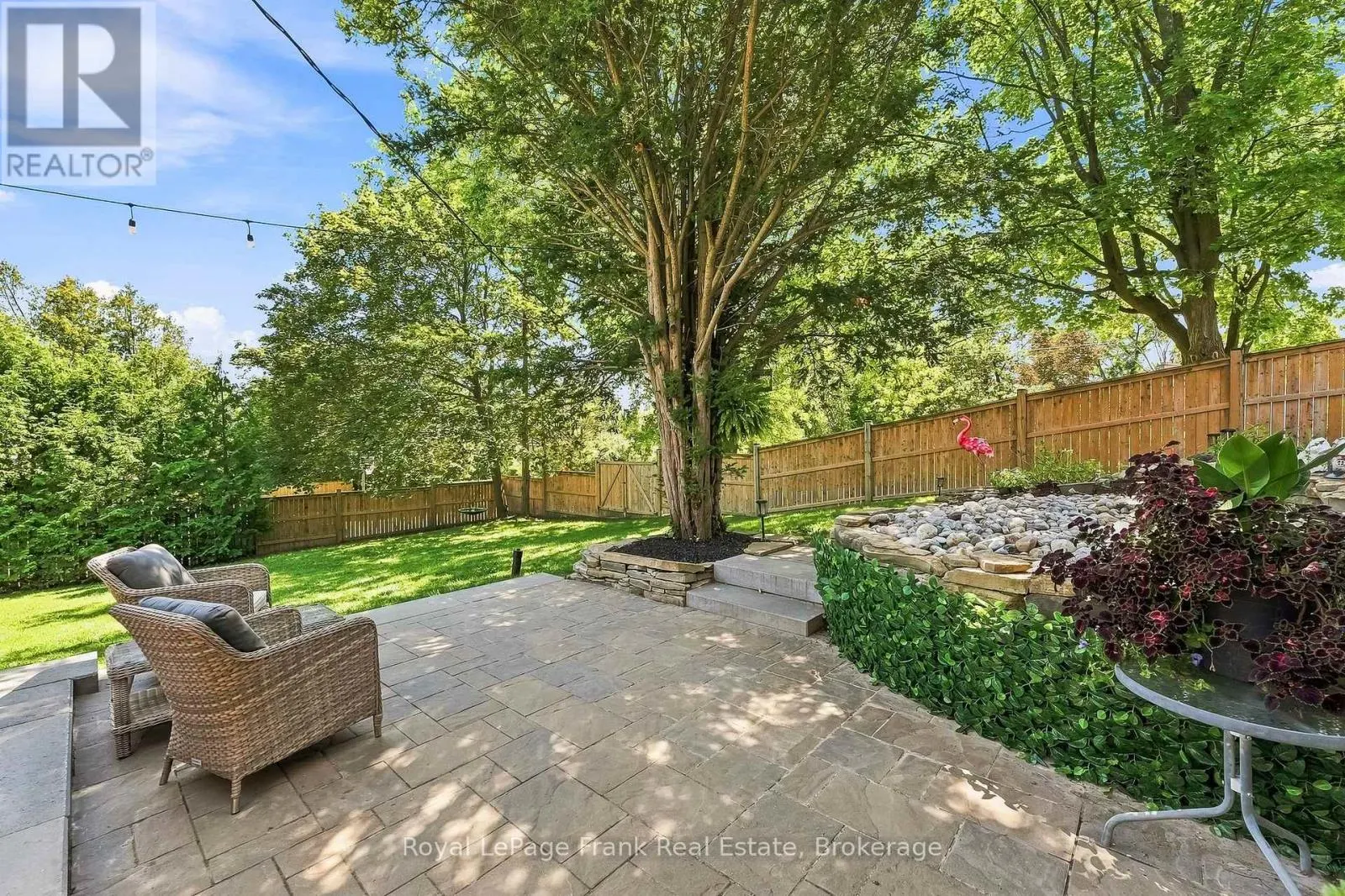 2 CRESTWOOD AVENUE