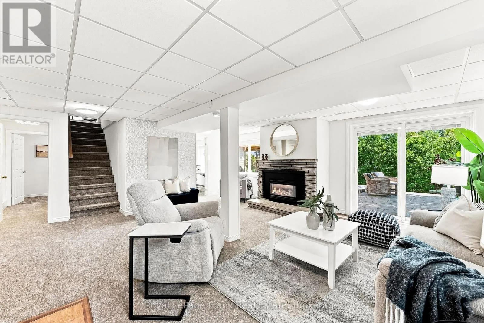 2 CRESTWOOD AVENUE