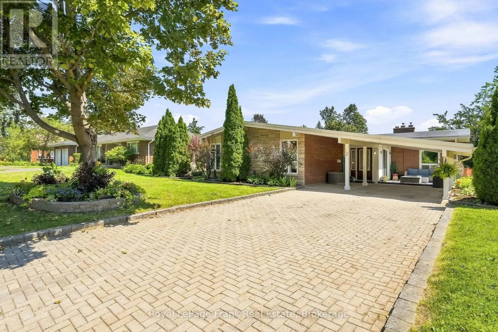 2 CRESTWOOD AVENUE