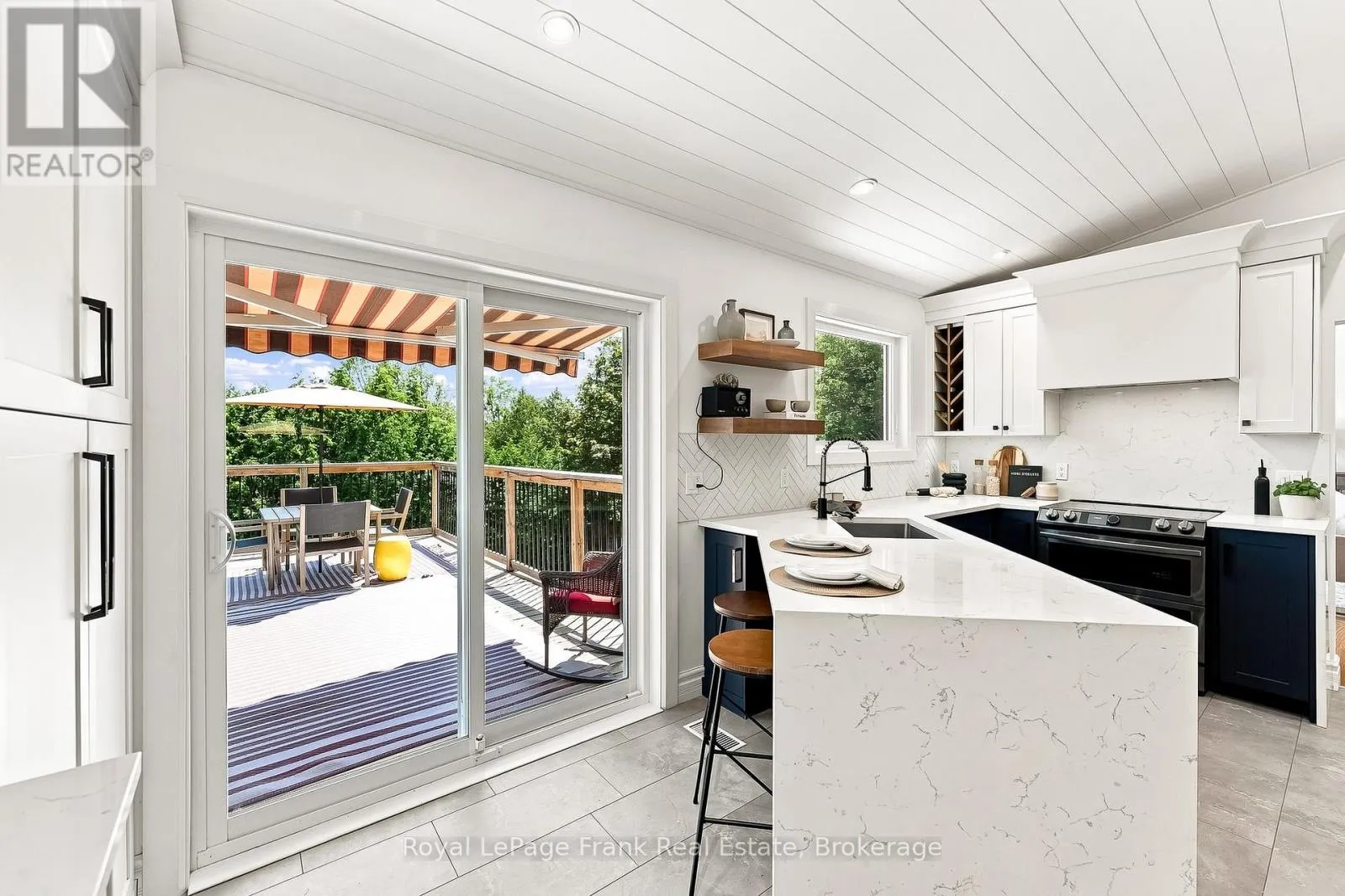 2 CRESTWOOD AVENUE