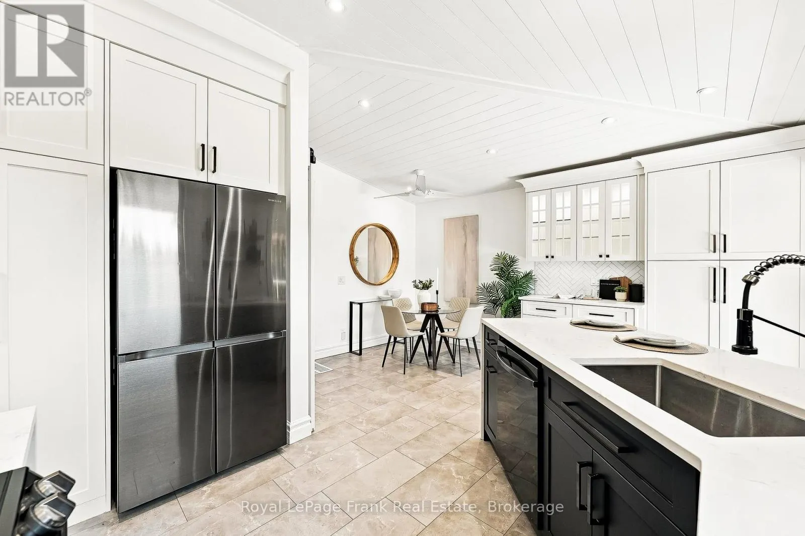 2 CRESTWOOD AVENUE