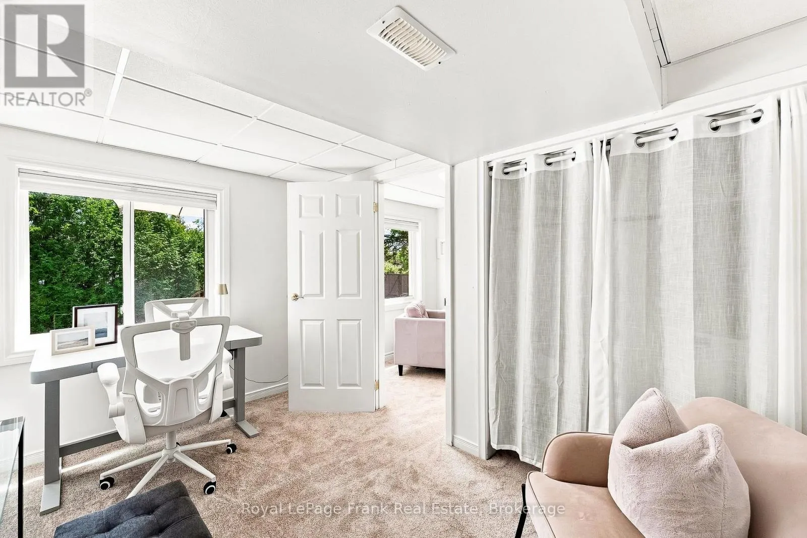 2 CRESTWOOD AVENUE