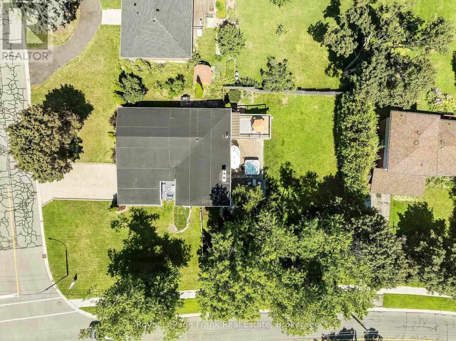 2 CRESTWOOD AVENUE
