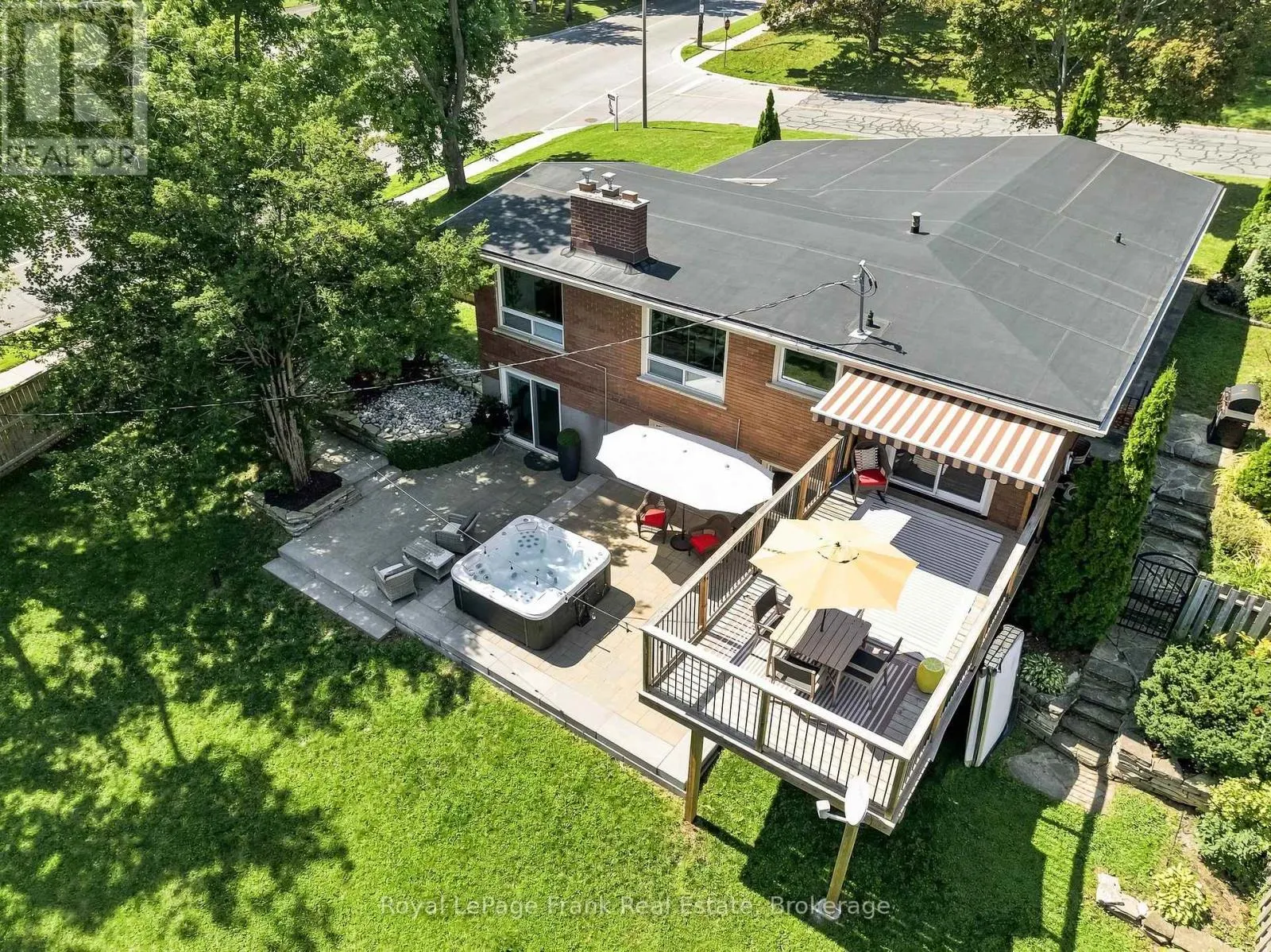 2 CRESTWOOD AVENUE