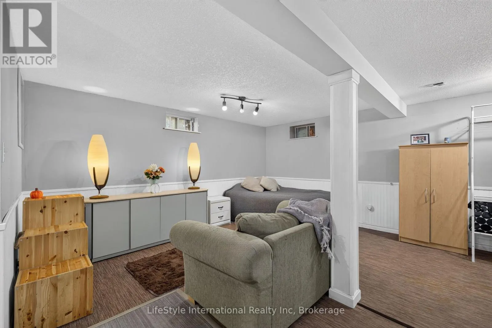18 CAMROSE COURT