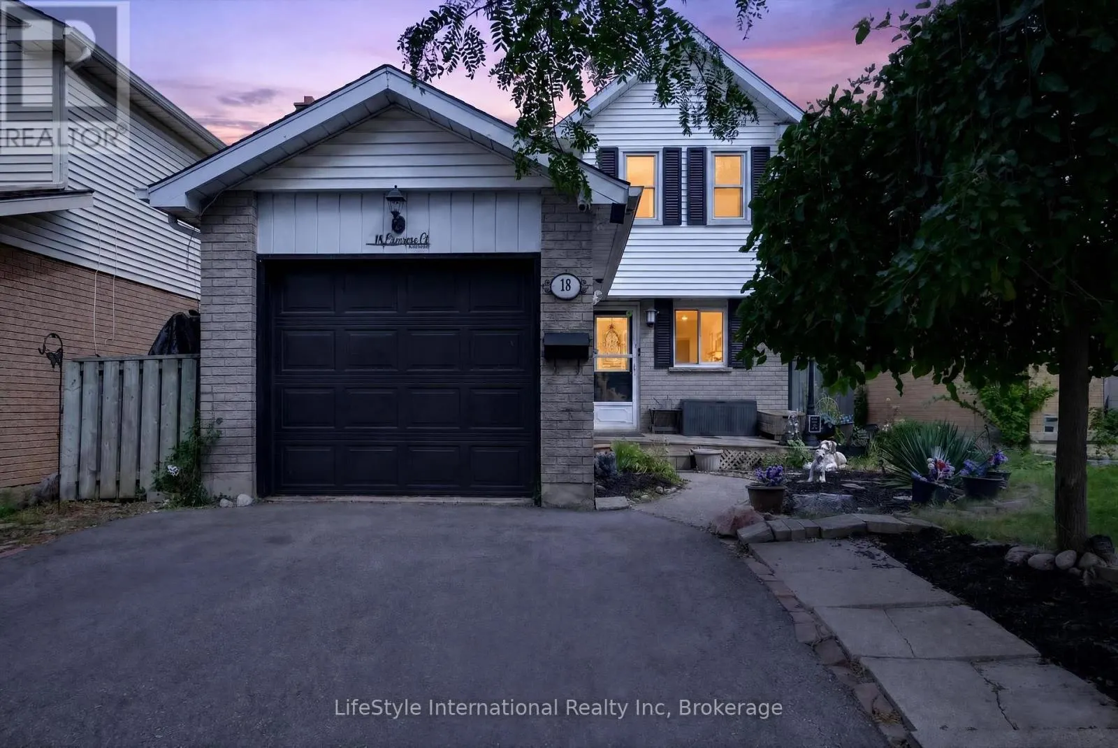 18 CAMROSE COURT