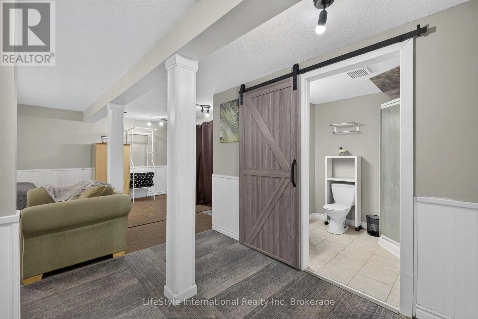 18 CAMROSE COURT