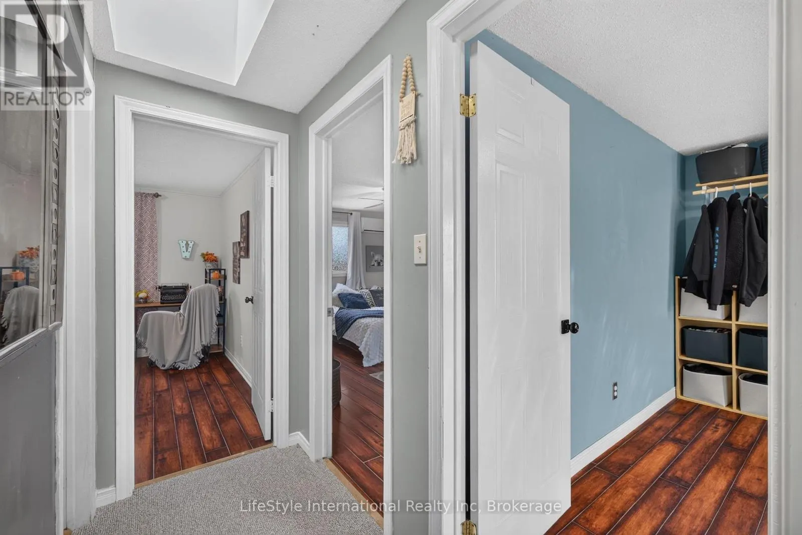 18 CAMROSE COURT