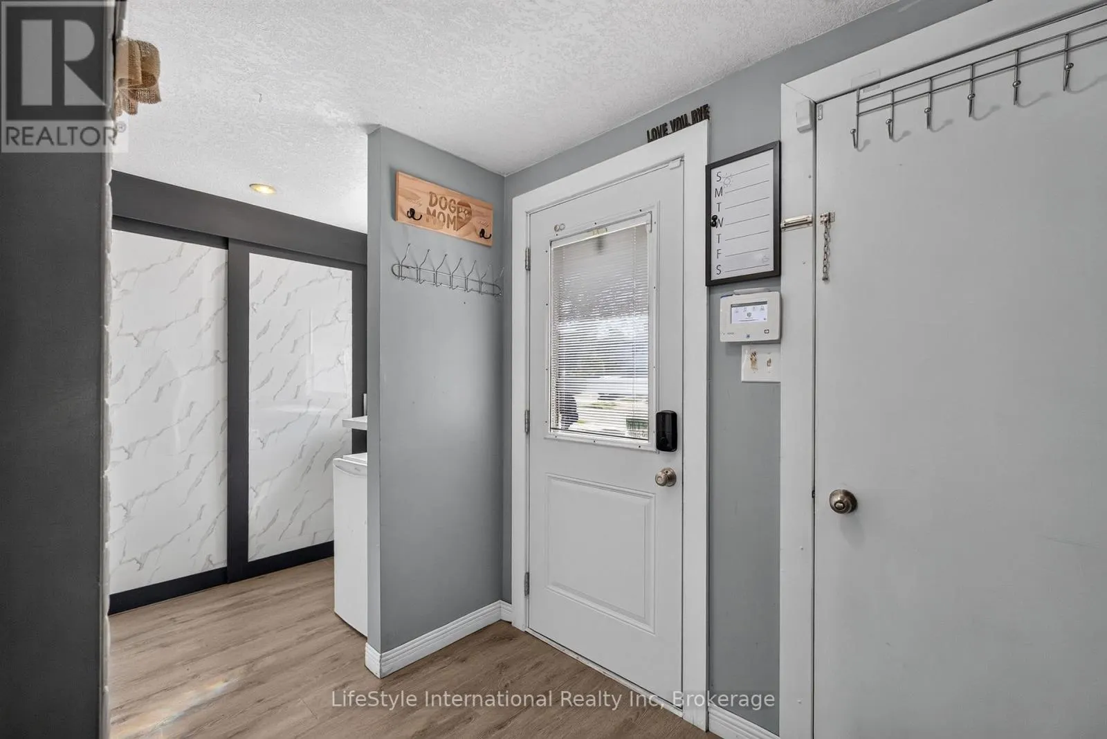 18 CAMROSE COURT