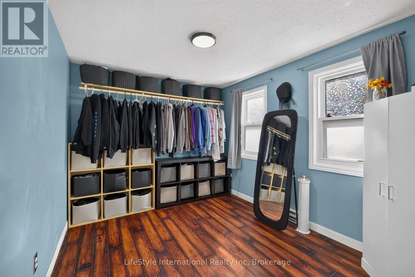 18 CAMROSE COURT