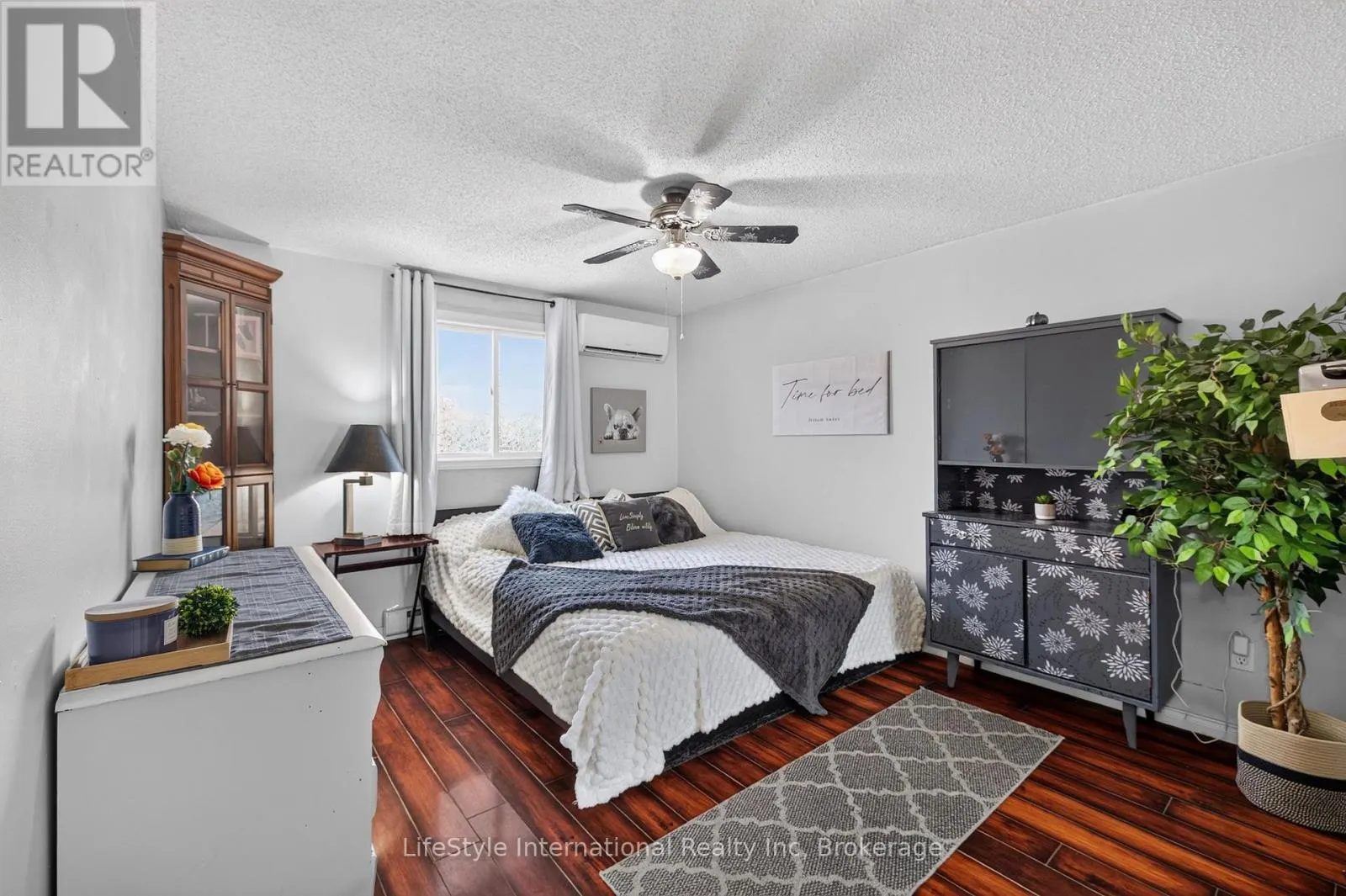 18 CAMROSE COURT