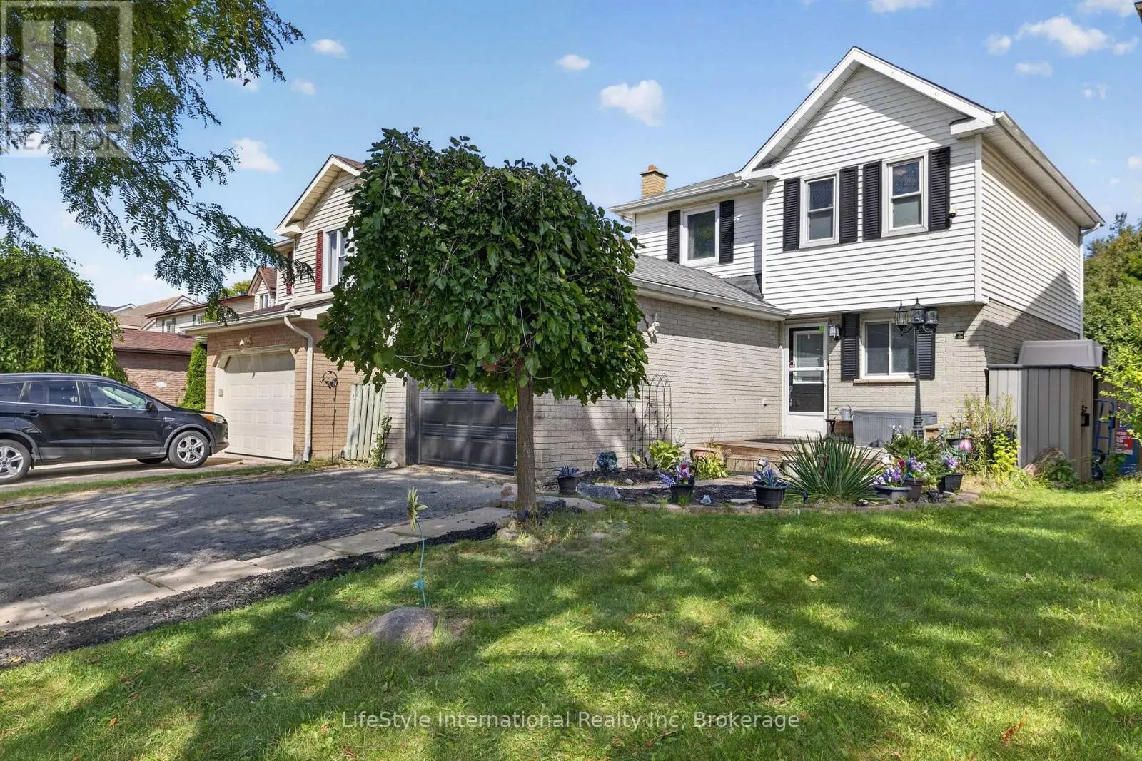18 CAMROSE COURT