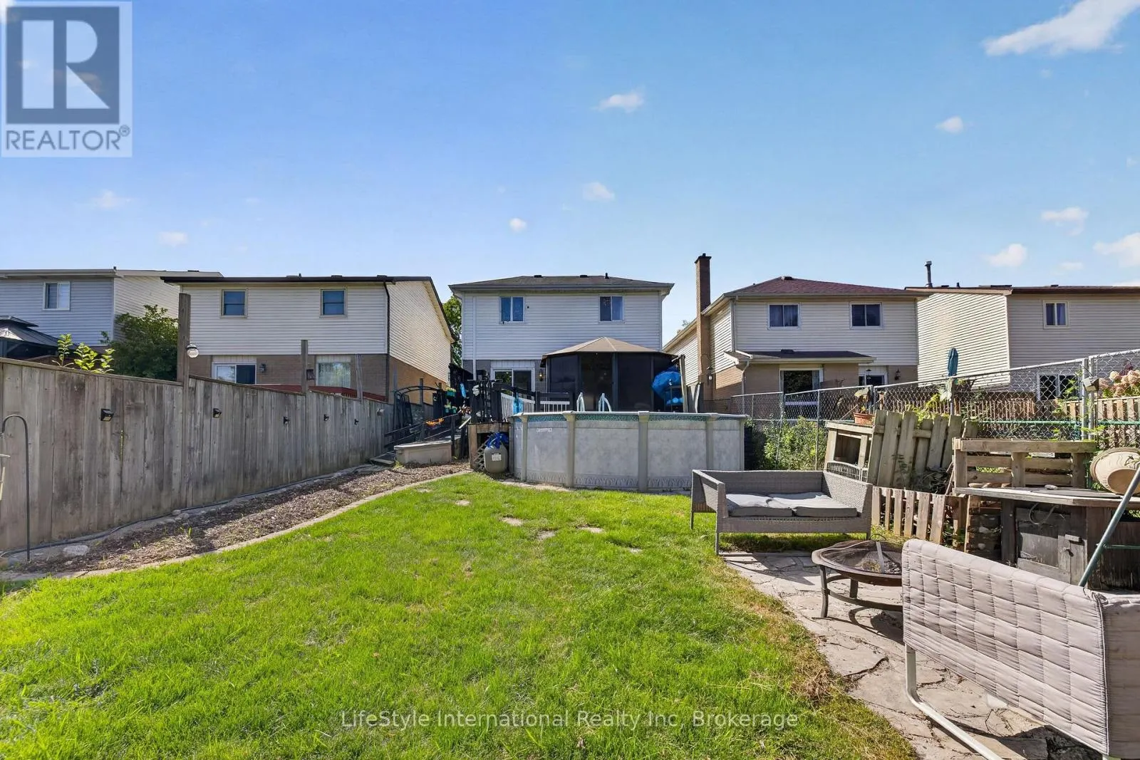 18 CAMROSE COURT