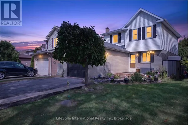 18 CAMROSE COURT