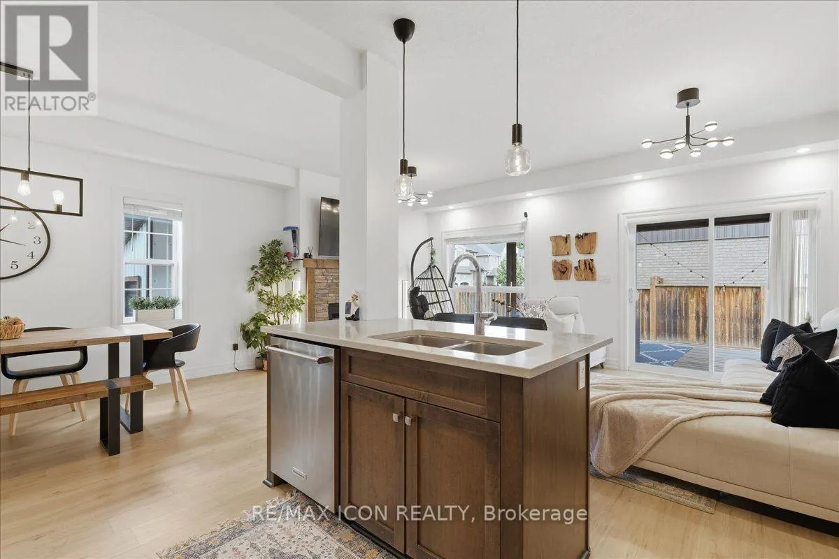 275 FALCONRIDGE DRIVE