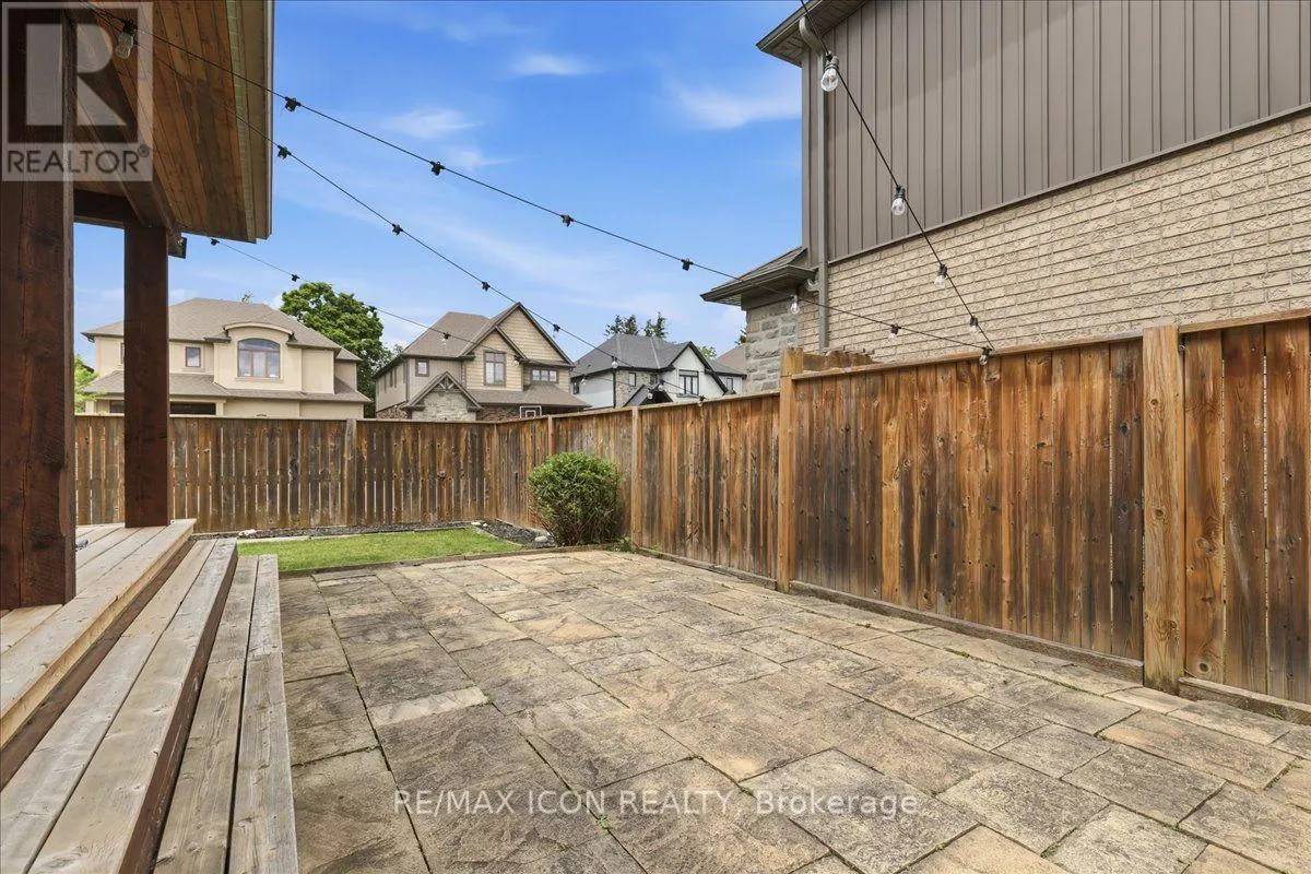 275 FALCONRIDGE DRIVE