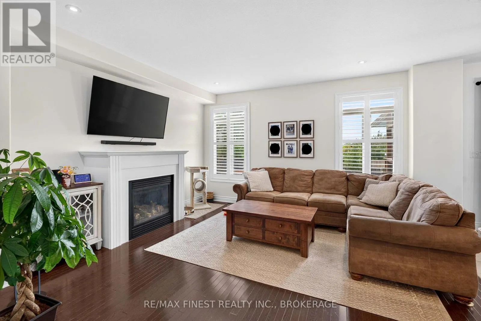 1593 PROVIDENCE CRESCENT