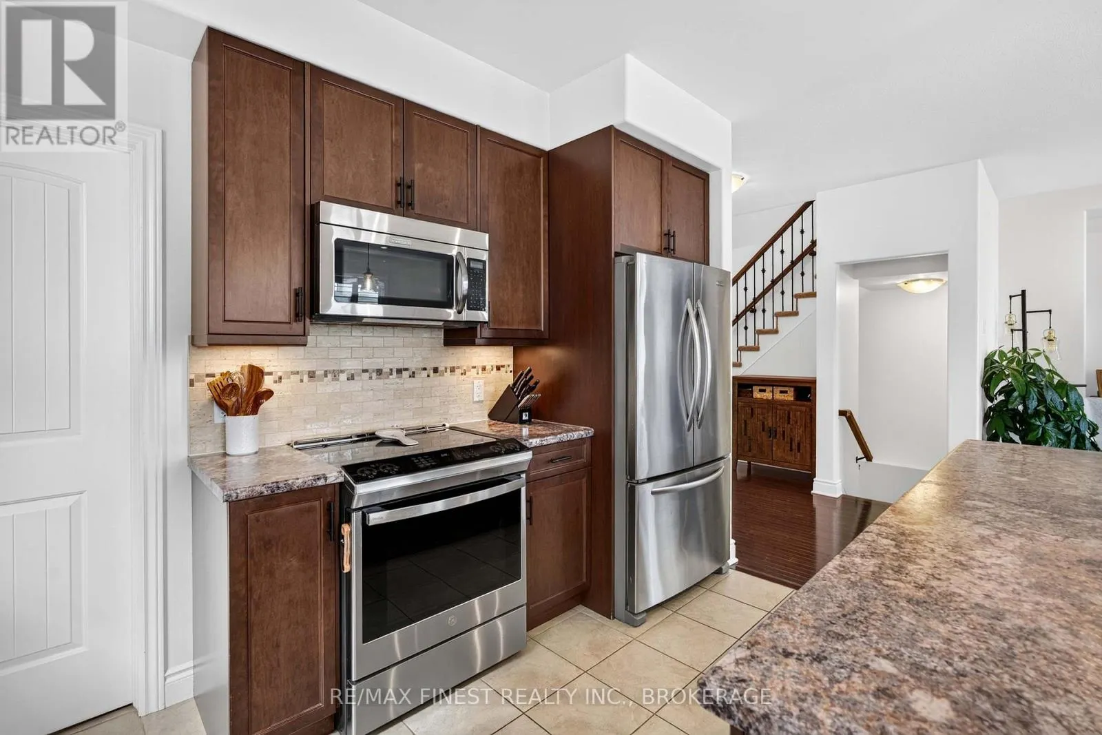 1593 PROVIDENCE CRESCENT