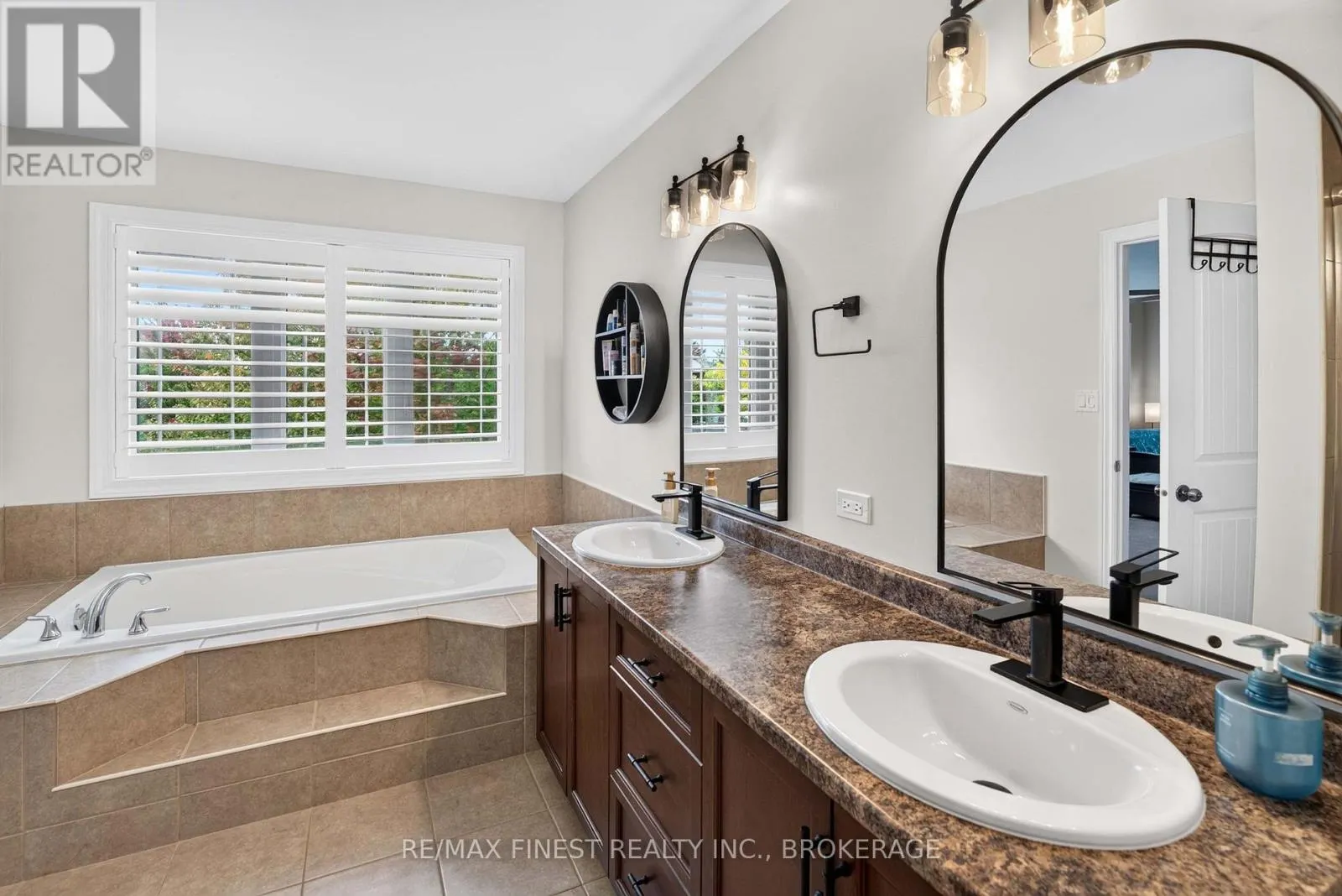 1593 PROVIDENCE CRESCENT