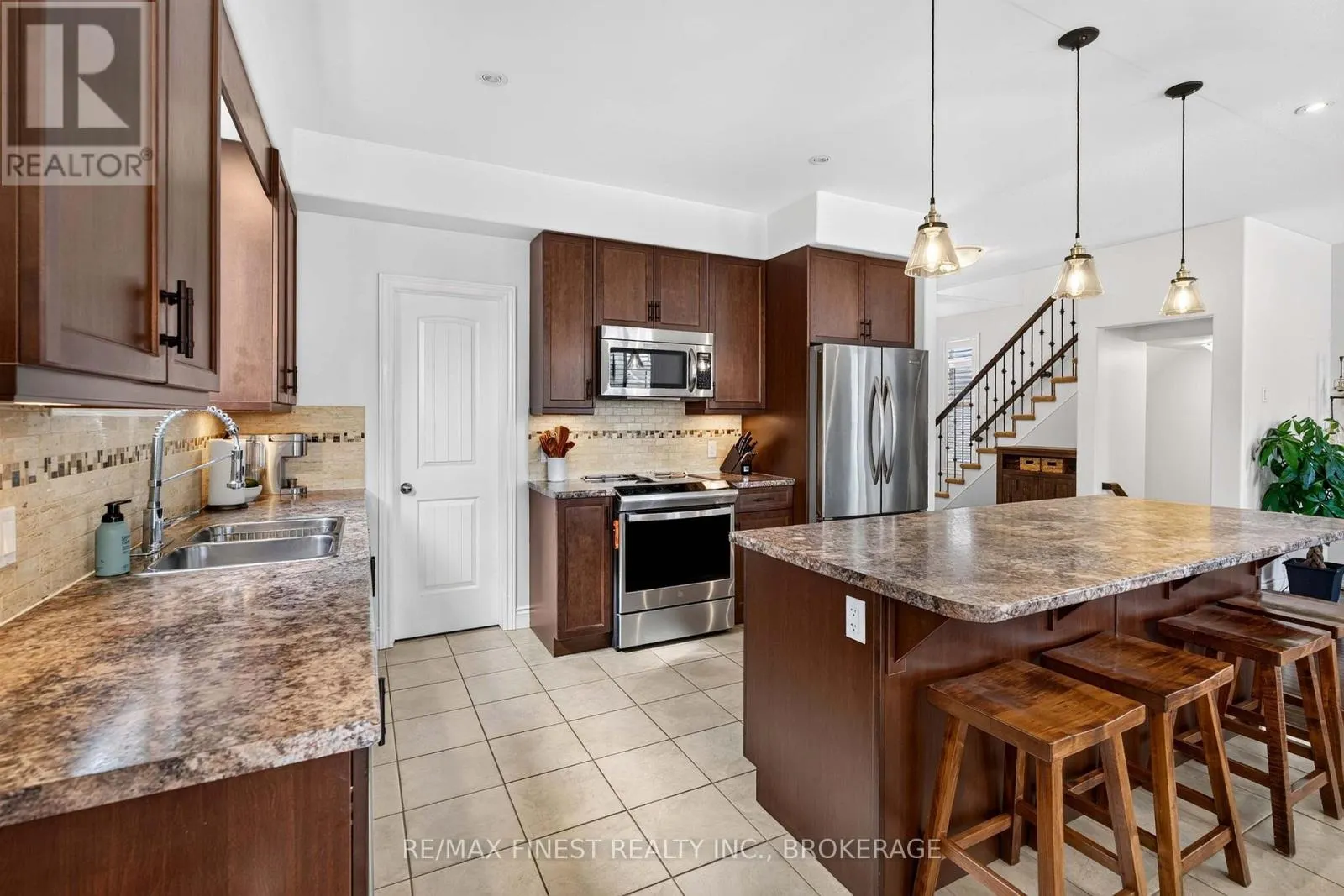 1593 PROVIDENCE CRESCENT