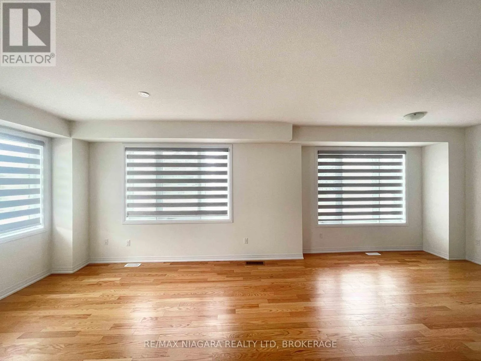 23 - 15 PEACH STREET #23